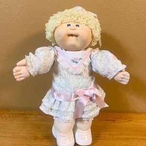 Vintage Cabbage Patch Kids Doll HM18 Girl With Long Lemon Loops KT Factory 1982
